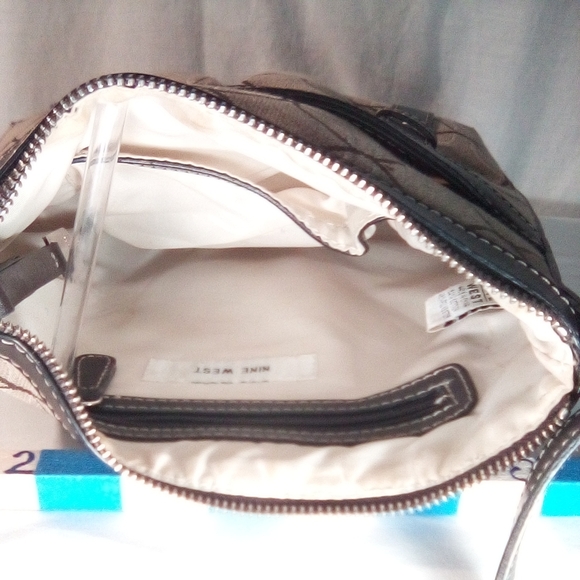 Nine West Sinewave Pattern XBody. § - Picture 2 of 12